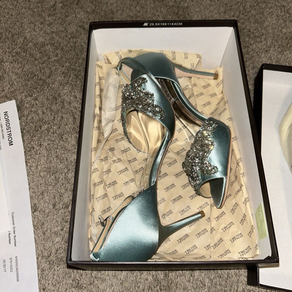 Badgley Mischka Barker Blue Mist Satin Rhinestone Ankle Strap Wedding Heels Sz 8